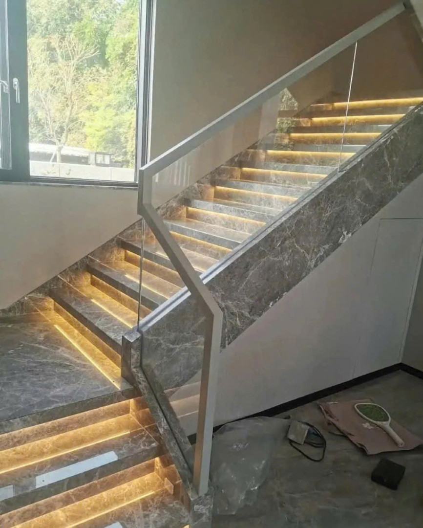 báo giá các mẫu lan can cầu thang mới nhất 2025